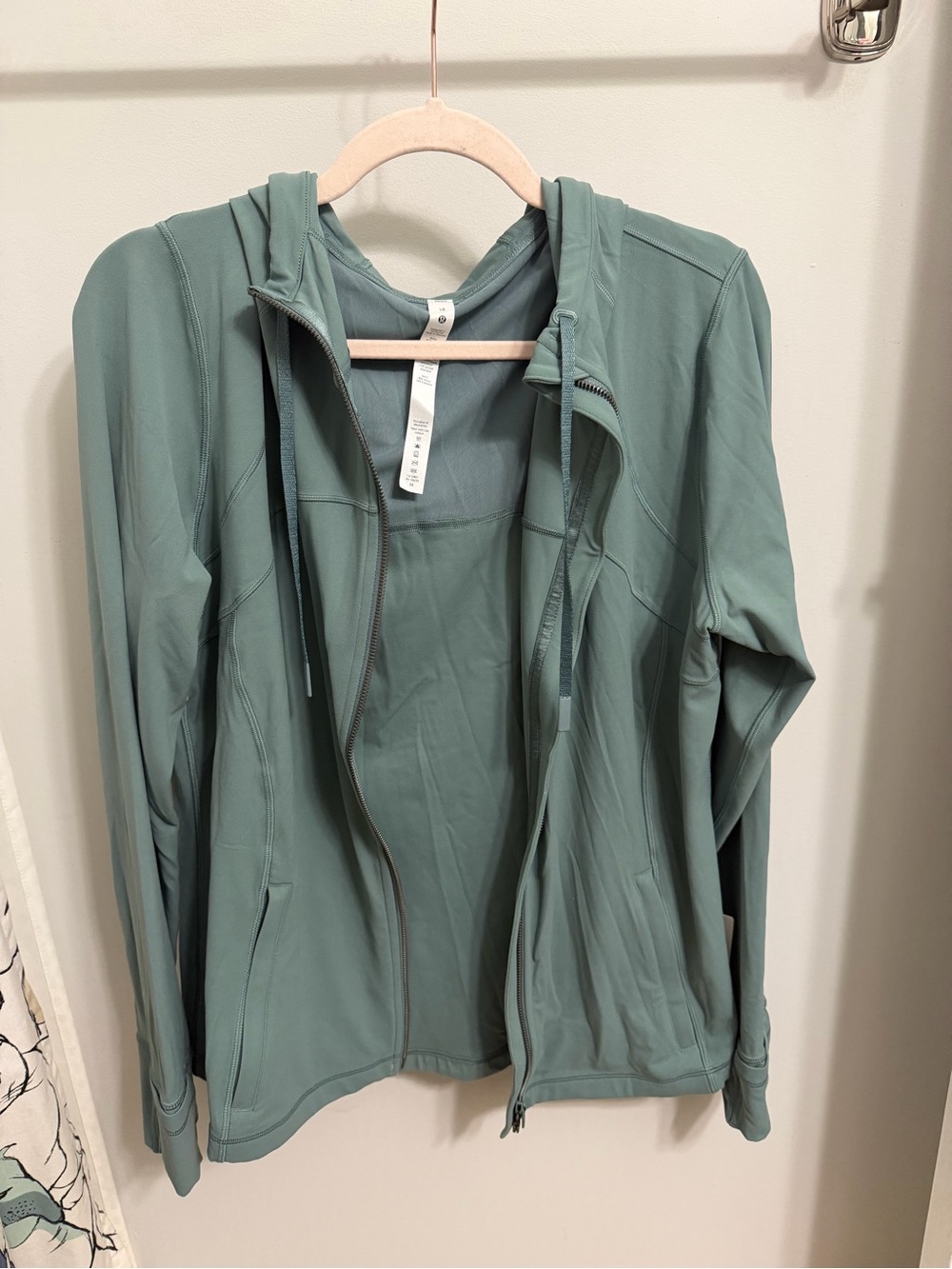 lululemon athletica Hooded Define Jacket in Sage Green in size 18